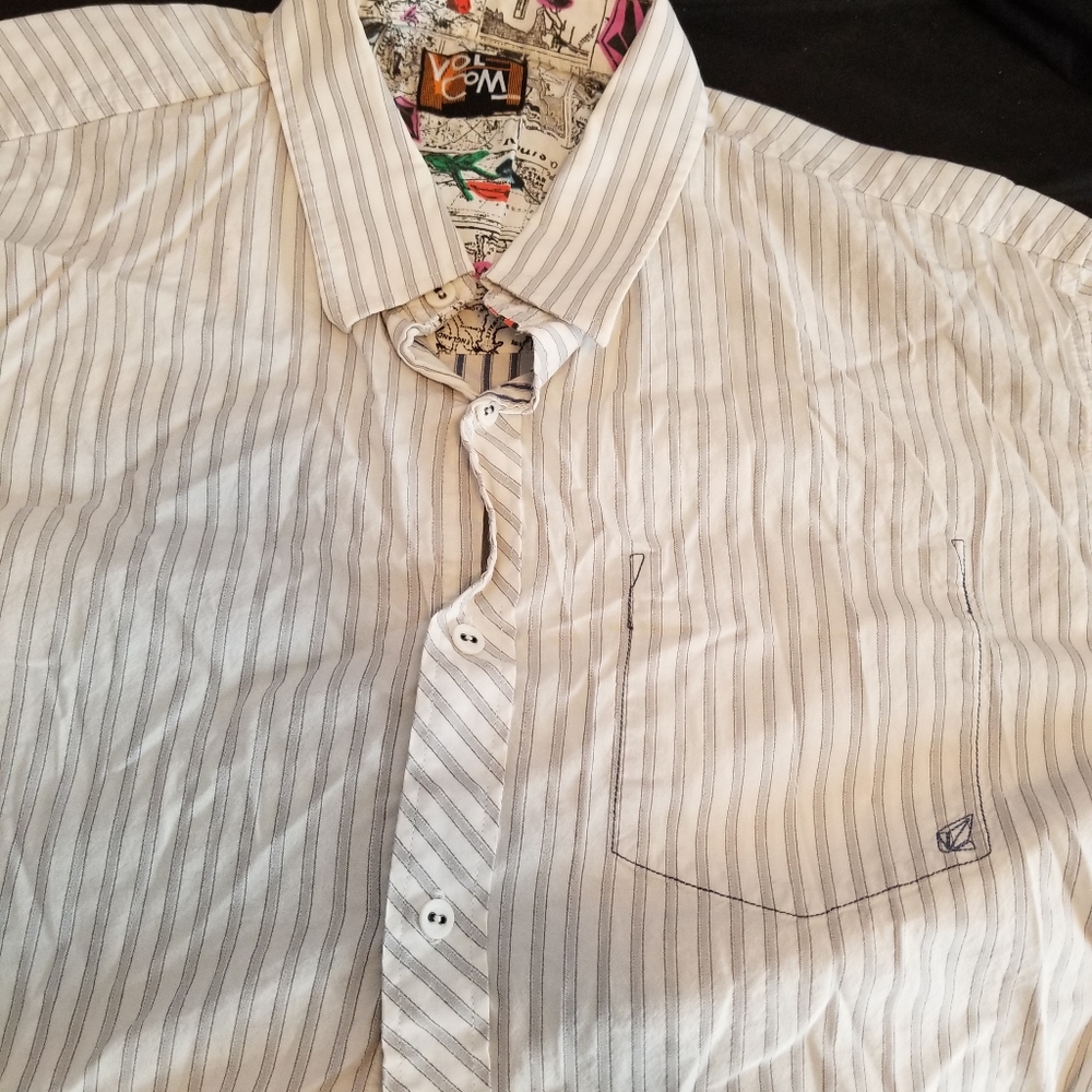 Volcom button shirt L